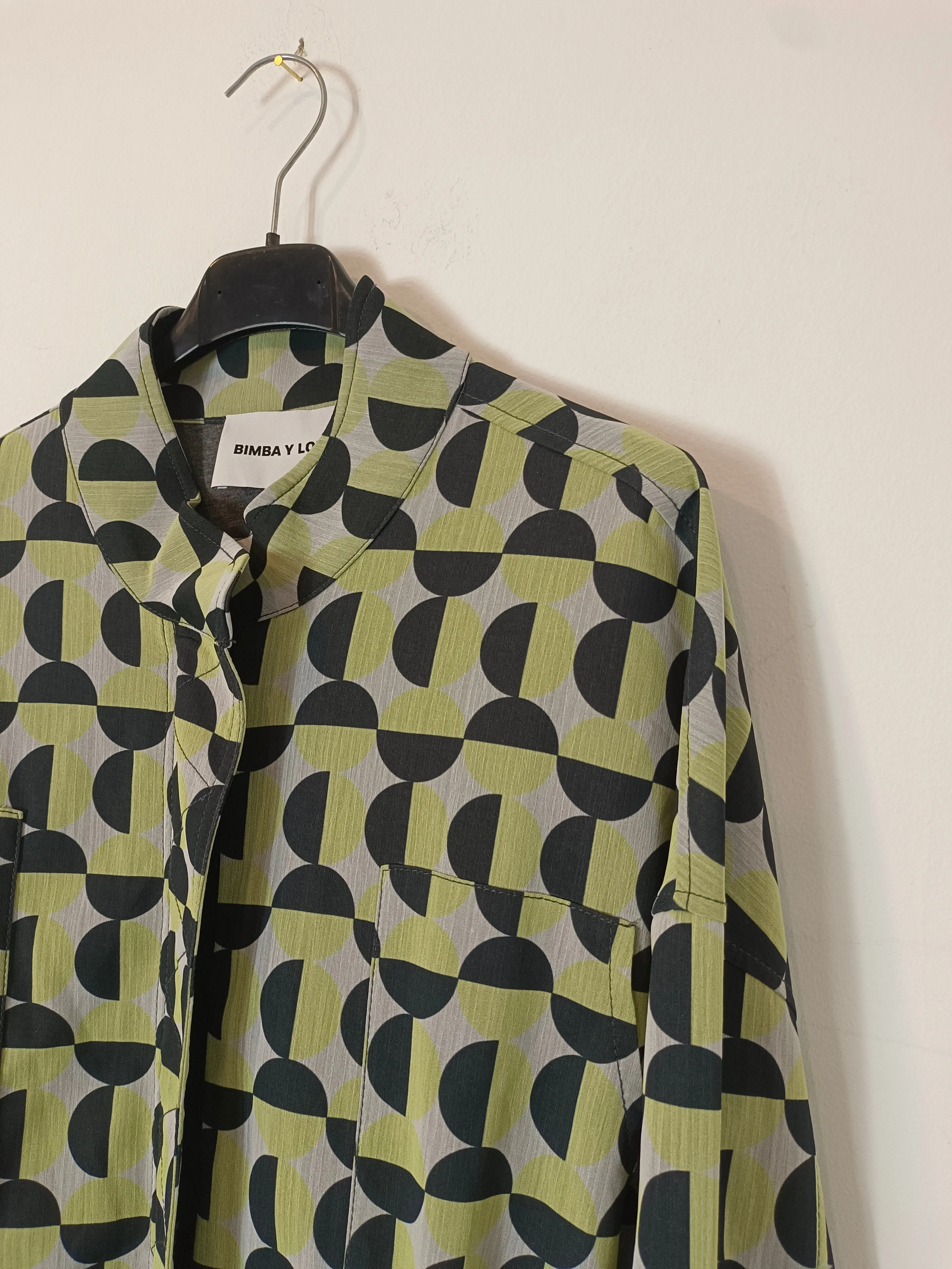 BIMBA Y LOLA. Chaqueta estampado retro T.xs