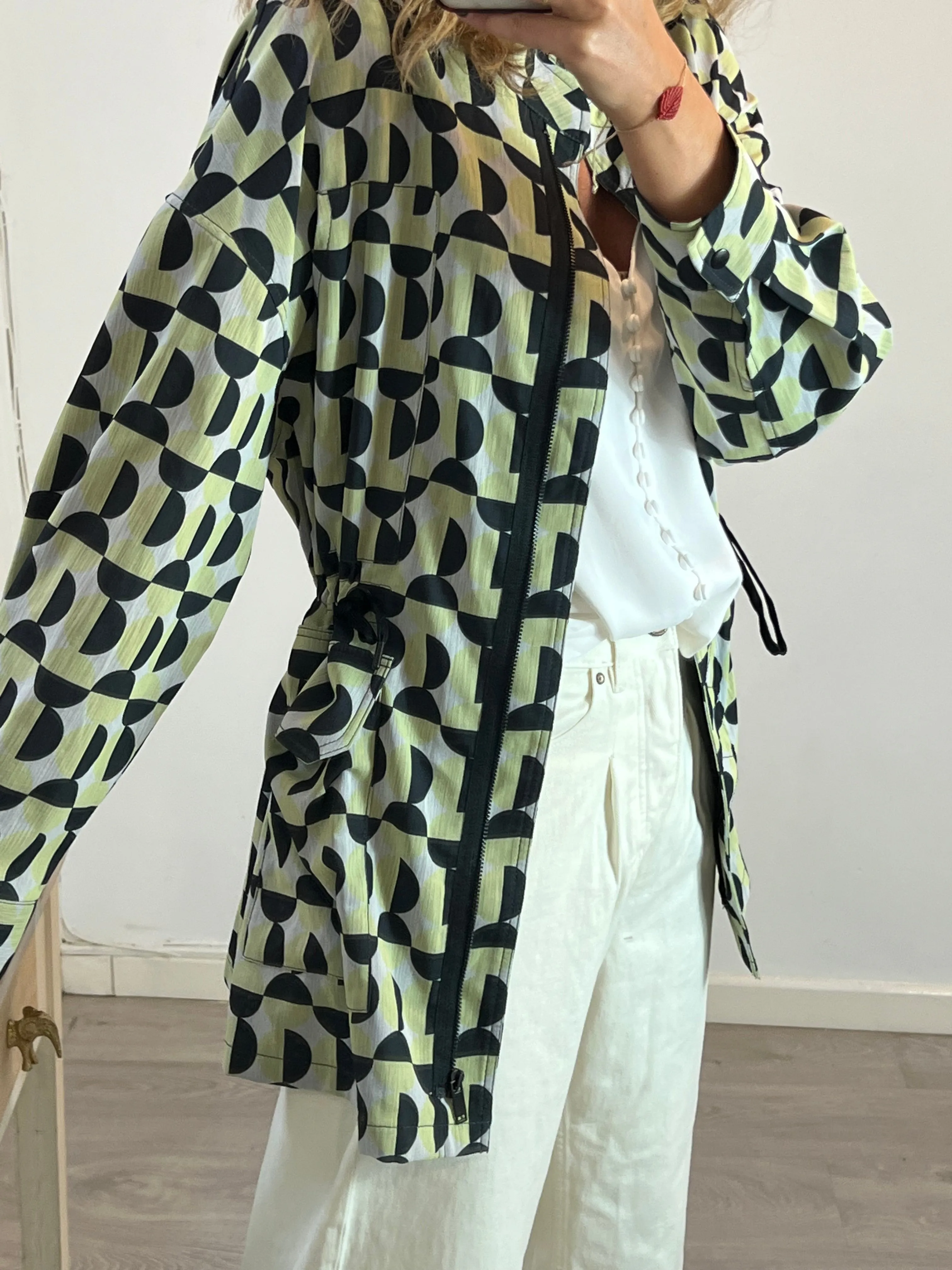 BIMBA Y LOLA. Chaqueta estampado retro T.xs