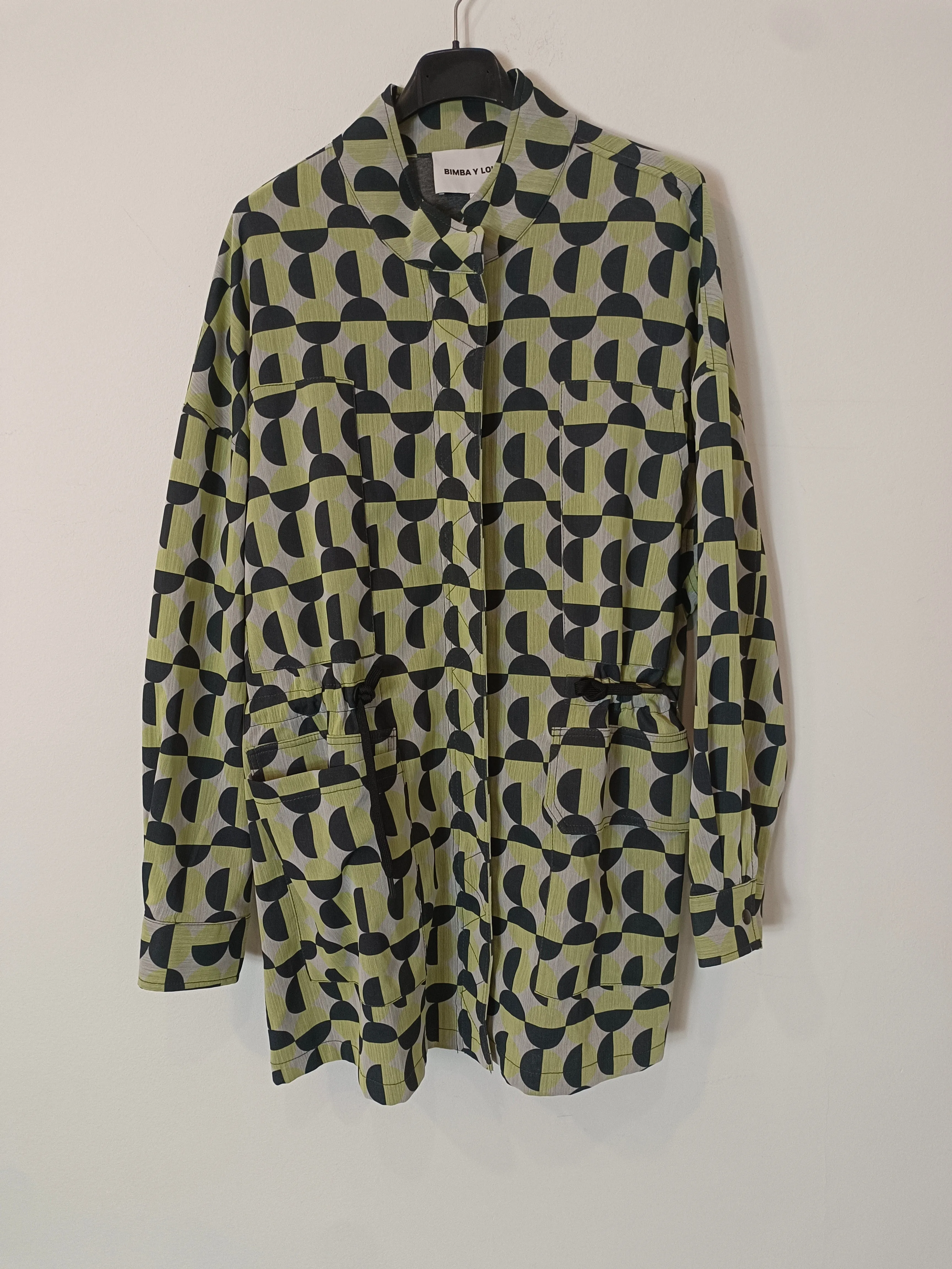 BIMBA Y LOLA. Chaqueta estampado retro T.xs