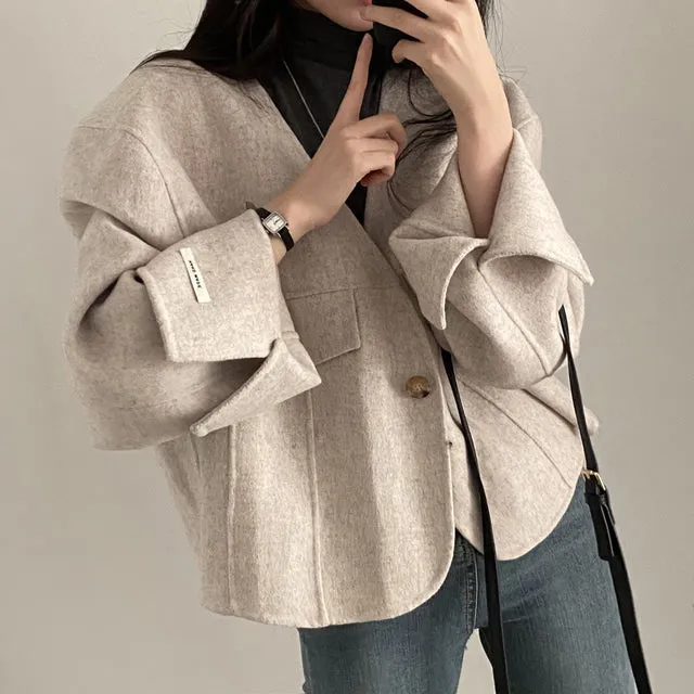 Retro V-neck single button short woolen coat